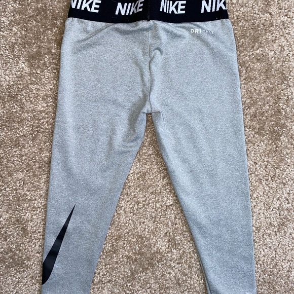 Toddler girl Nike leggings sz 3 Pre loved - Picture 2 of 3